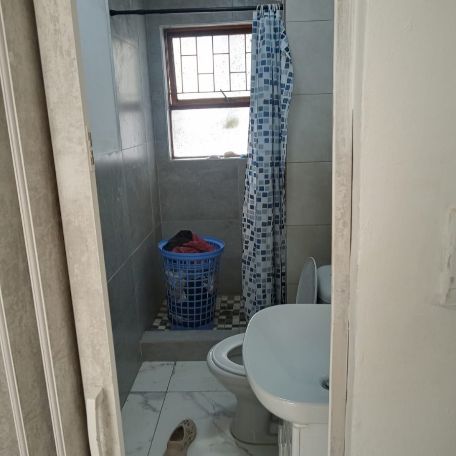 To Let 1 Bedroom Property for Rent in Table View Western Cape